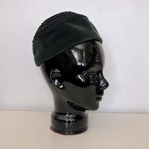1950s Junior B velvet pillbox hat